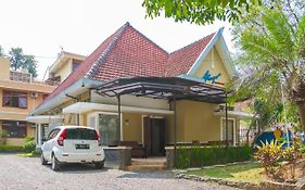 Armyn Guest House Malang